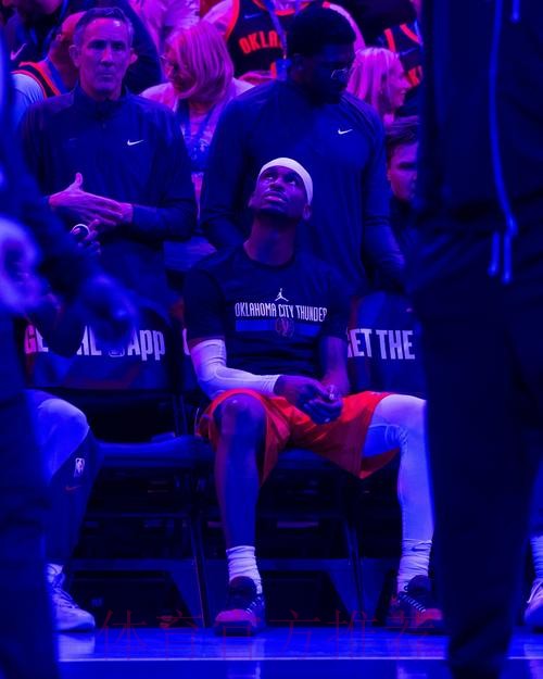 关键三分！哈里斯穿着G.T Cut4，得到25分3篮板1盖帽